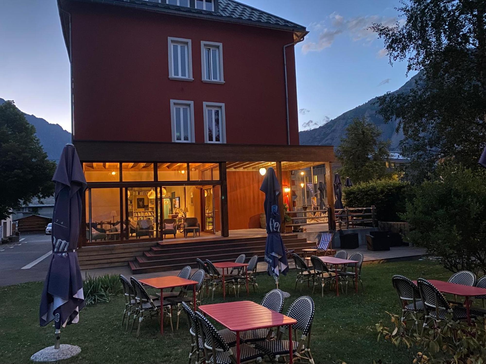 Hotel Oberland Le Bourg-dʼOisans Exterior foto